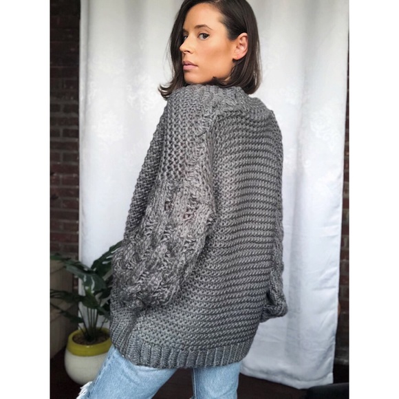 Last 1✨🆕Presley Gray Cozy Puff Sleeve Cardigan - Picture 5 of 7